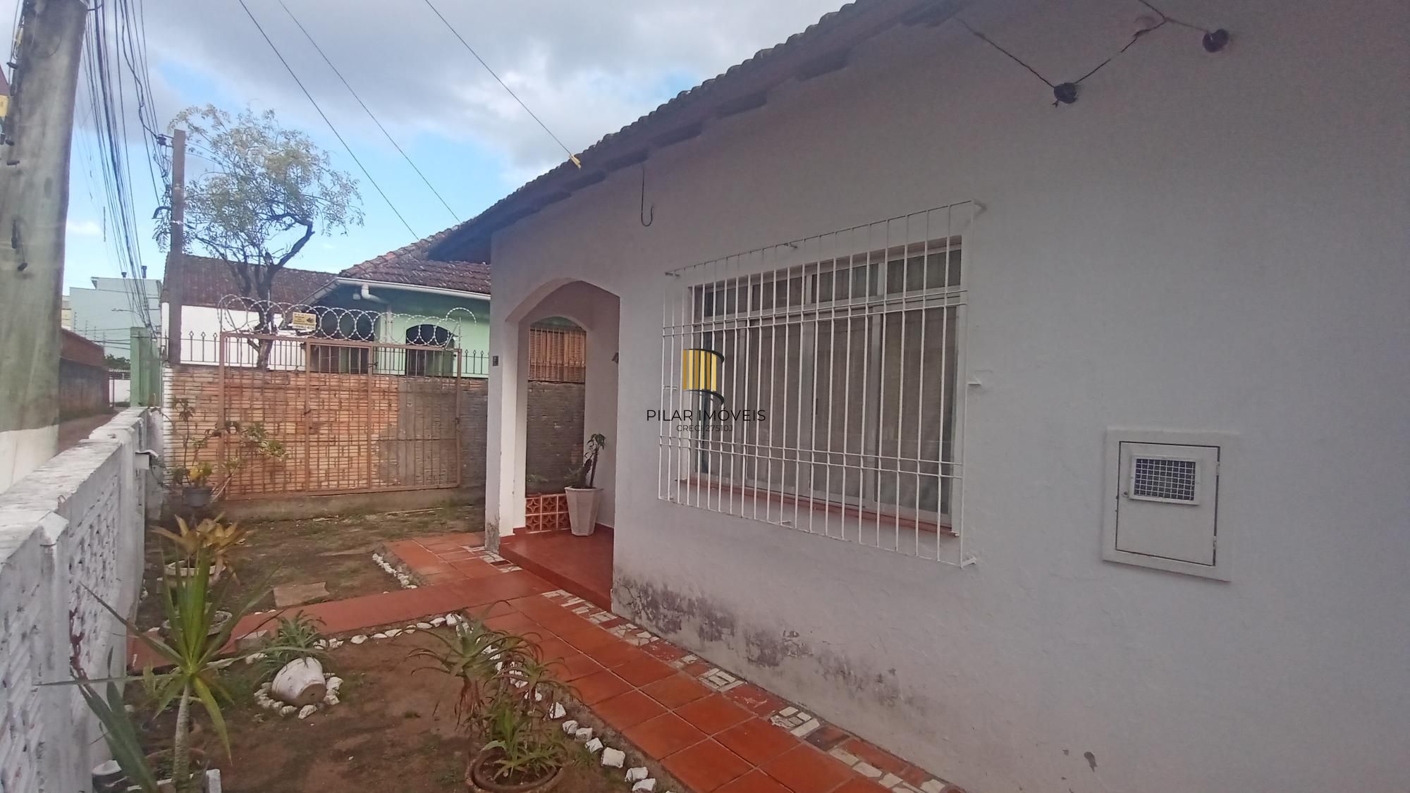 Casa com 2 dormitórios no bairro Glória