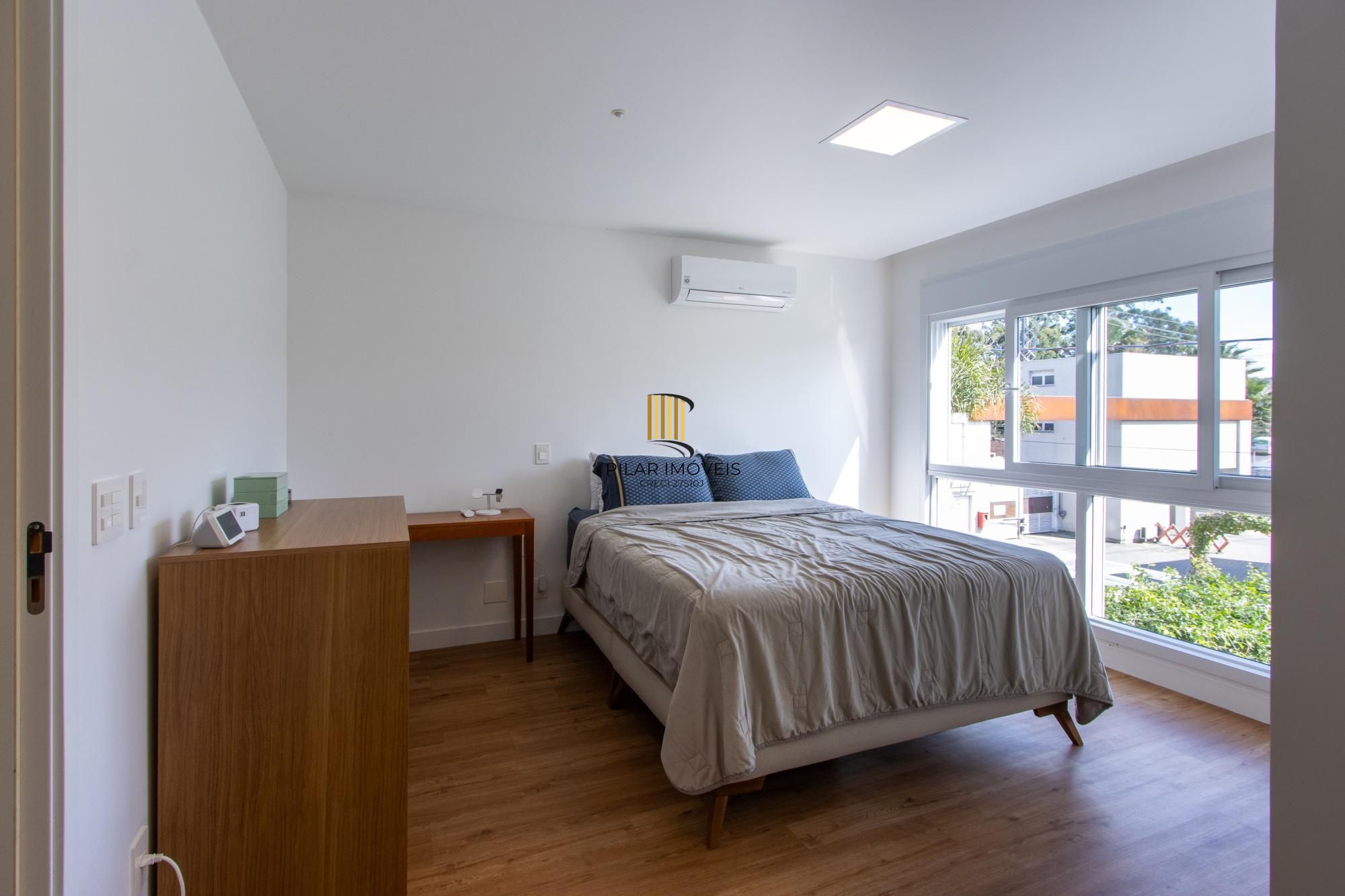 Casa em Condomínio Fechado