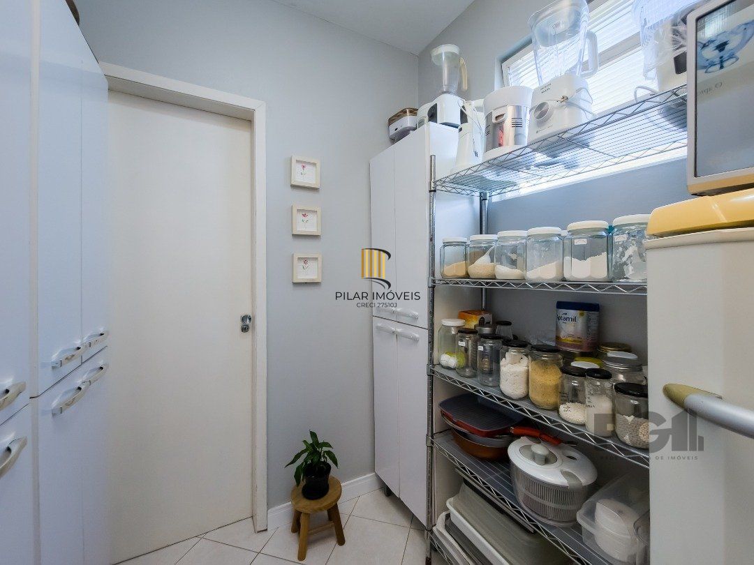 CASA TÉRREA REFORMADA, 3 QUARTOS, SUITE, PÁTIO - BAIRRO CRISTAL
