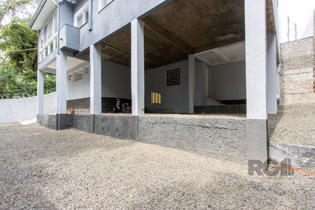 Casa | 3 quartos | 2 Suítes | 4 vagas cobertas | 260m2 Privativos | Bairro Santa Tereza