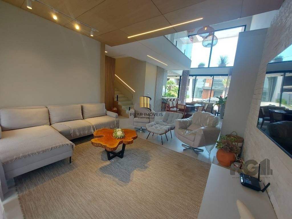 Casa de Condomínio 4 dormitórios no bairro Centro