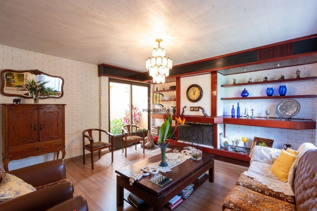 Casa para Venda - 435m², 4 dormitórios, sendo 4 suites, 4 vagas - Cristal