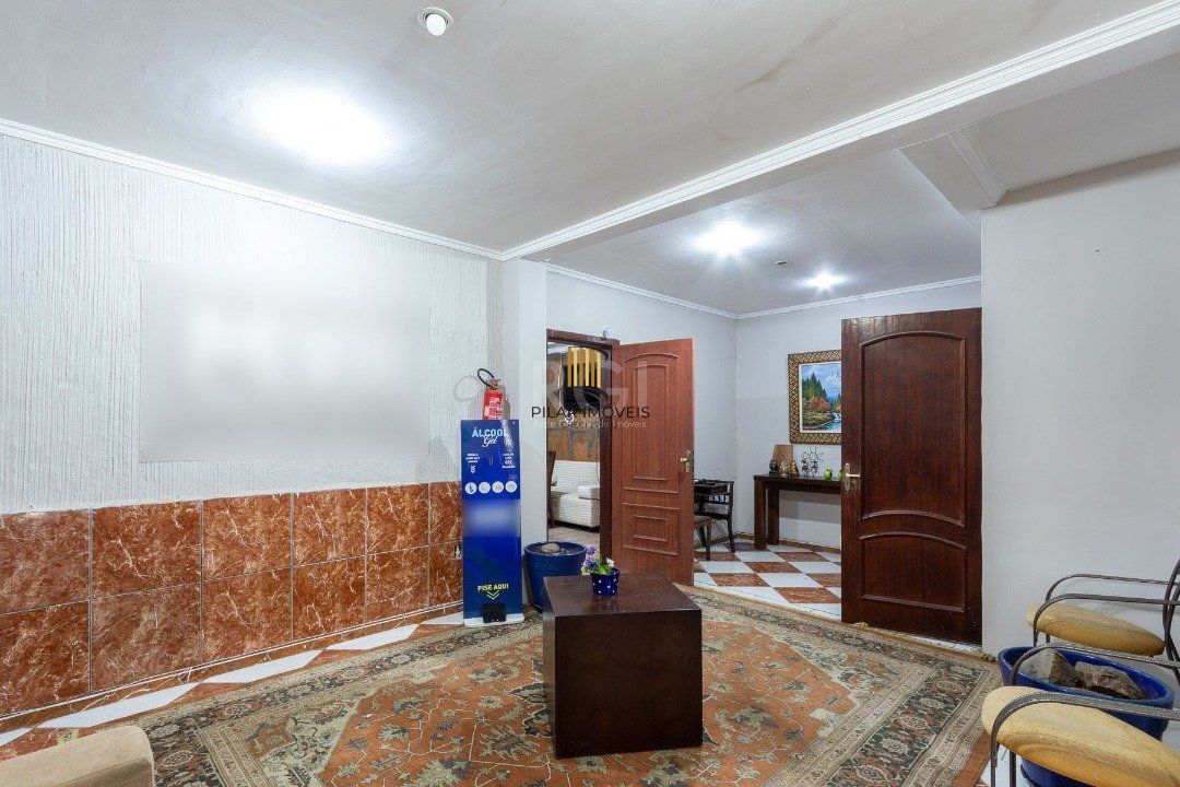 Sobrado para Venda - 300m², 3 dormitórios, sendo 1 suites, 3 vagas - Cavalhada