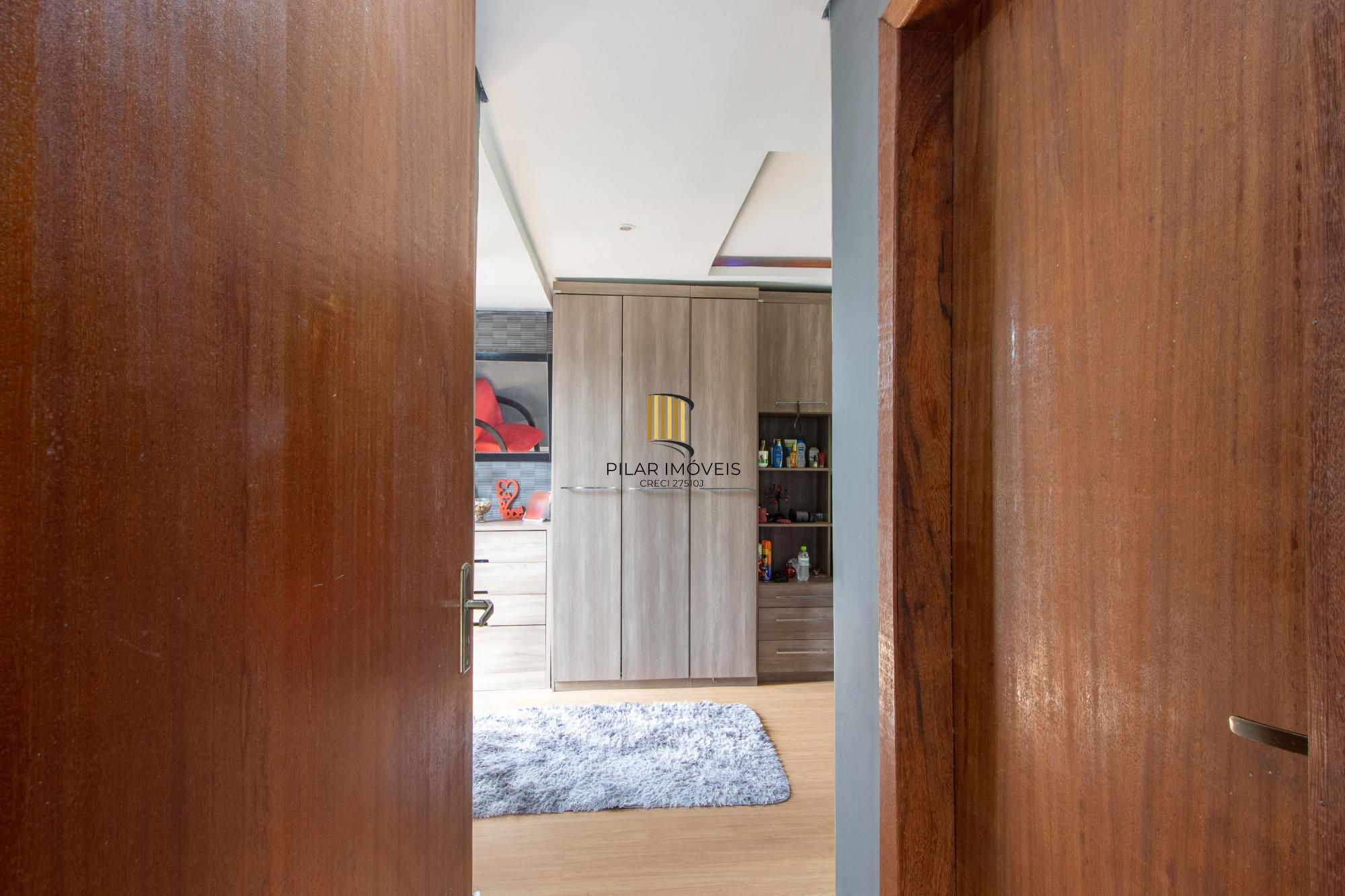 Casa/Sobrado  4 dormitórios com piscina
