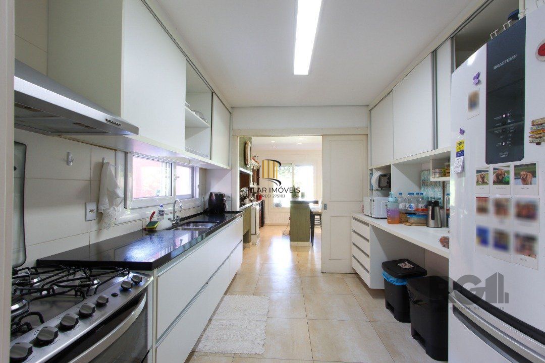 Casa de Condomínio 4 dormitórios no bairro Belém Novo