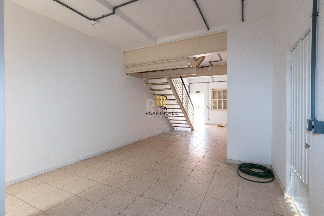Casa para Venda - 232m², 3 dormitórios, 2 vagas - Navegantes