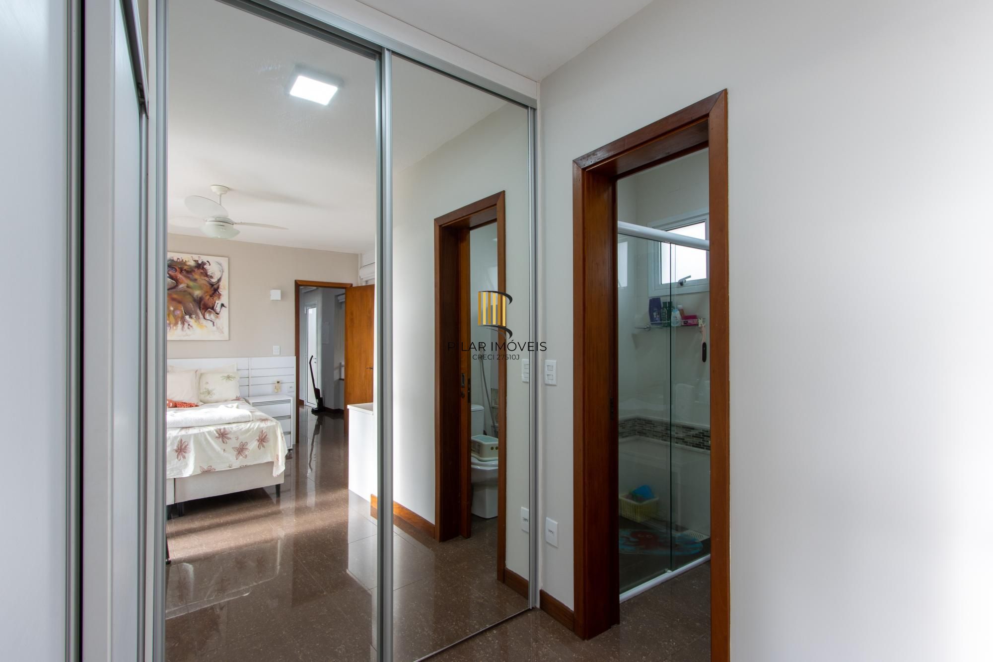Casa 4 dormitórios com elevador