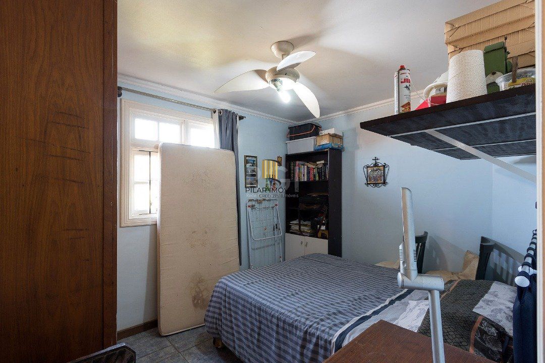 Casa para Venda - 320m², 5 dormitórios, sendo 2 suites, 3 vagas - Tristeza