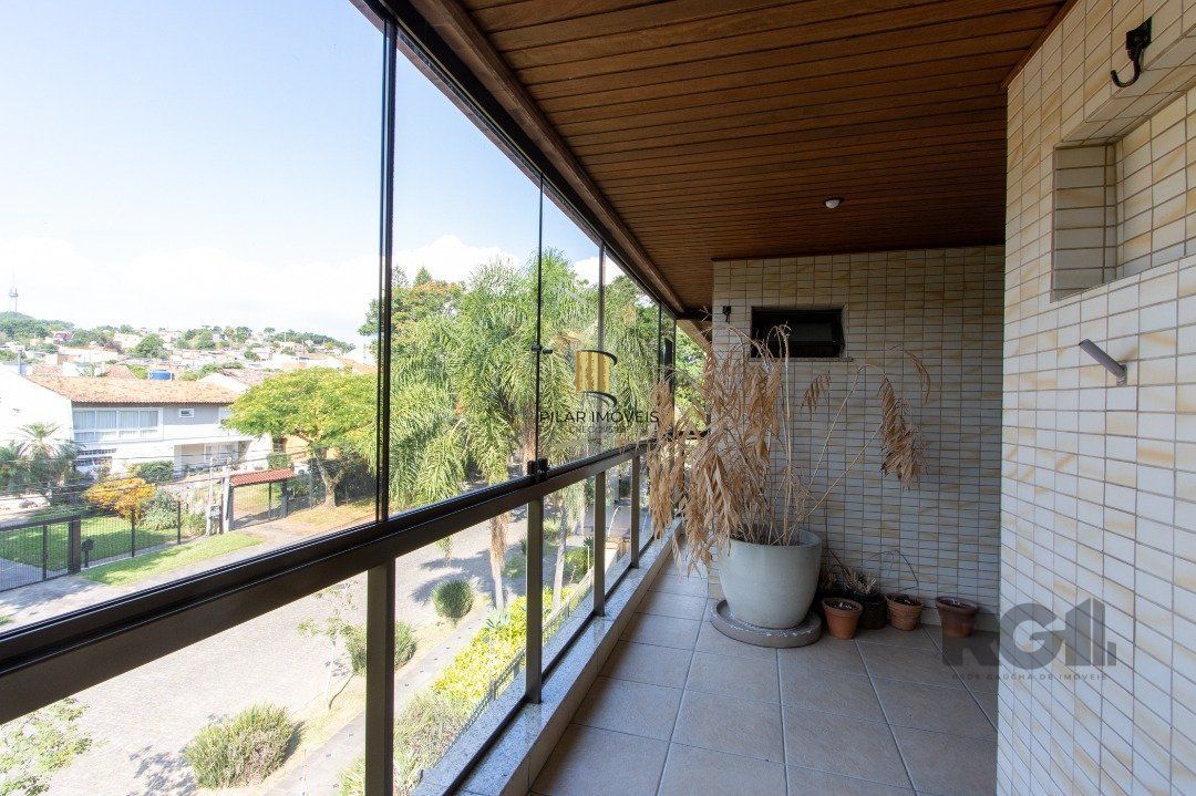 Apartamento para Venda - 200.1m², 3 dormitórios, sendo 3 suites, 5 vagas - Cristal