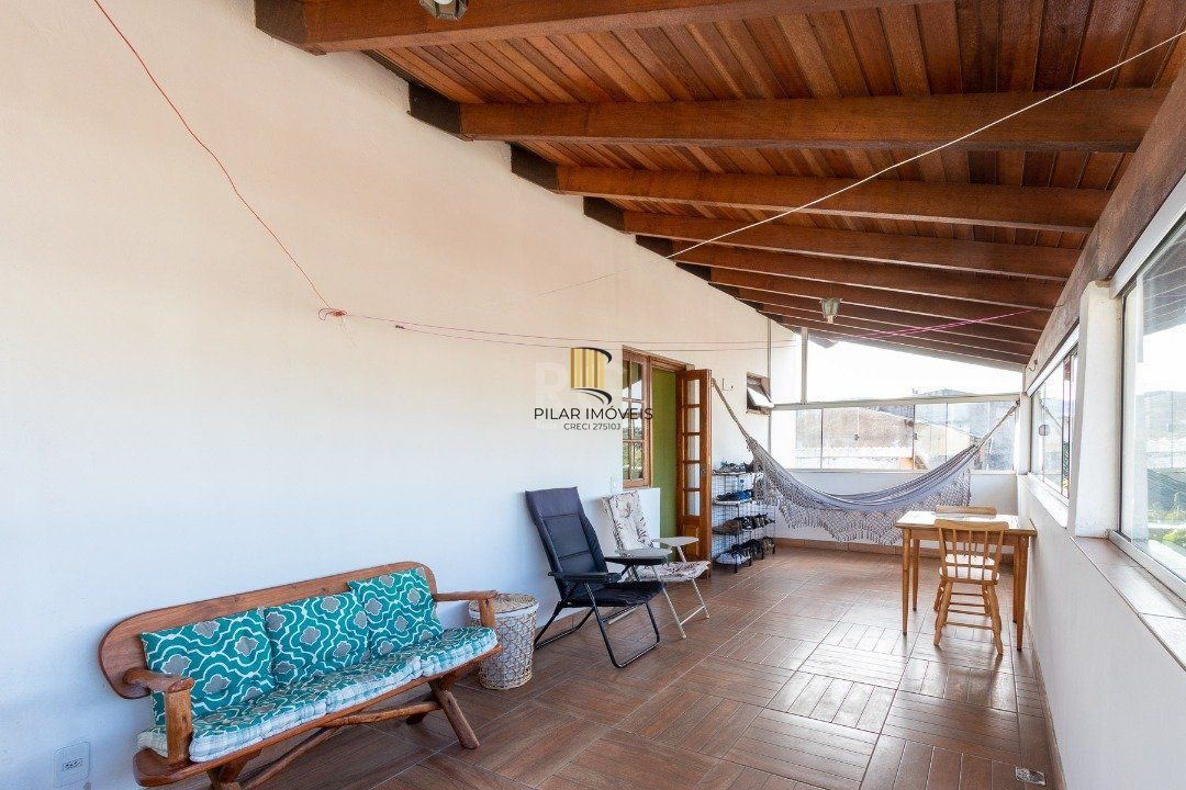 Casa para Venda - 300m², 5 dormitórios, 2 vagas - Cavalhada