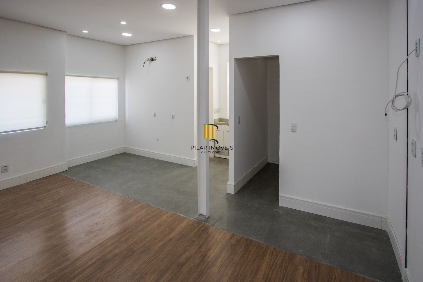 Casa comercial com aproximadamente 157m² privativos