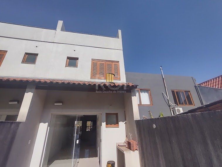 Casa 2 dormitórios no bairro Guarujá