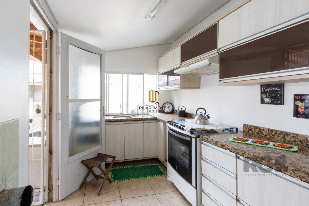Casa 3 dormitórios, bairro Jardim Carvalho.