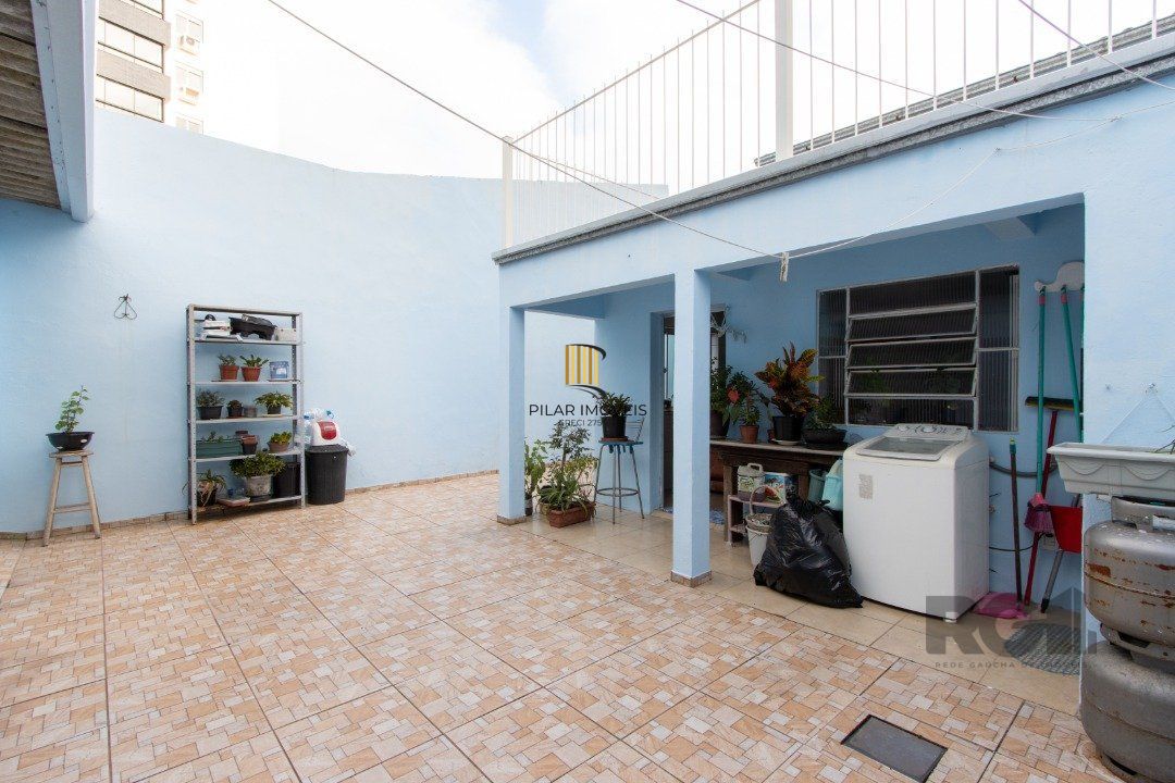 Casa 2 Dormitório(s) Bairro Cavalhada