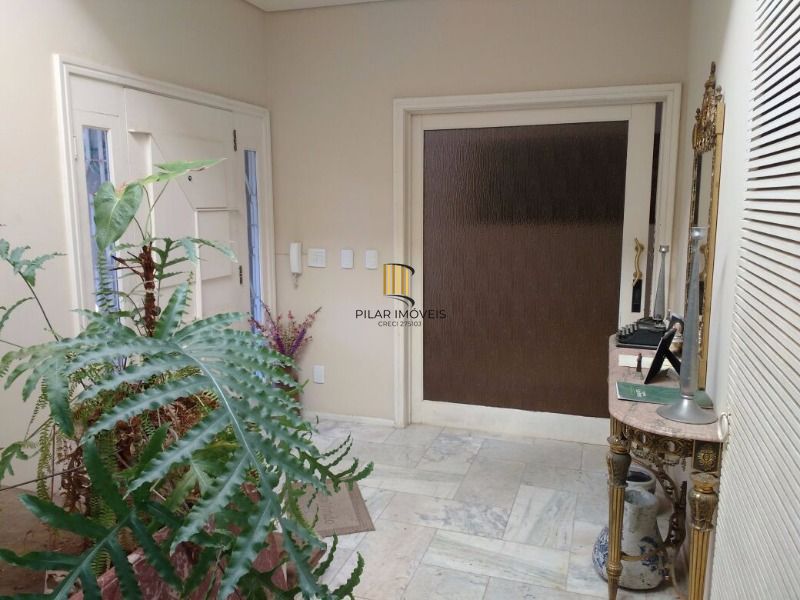 Casa para Venda - 350m², 3 dormitórios, 4 vagas - Vila Assunção