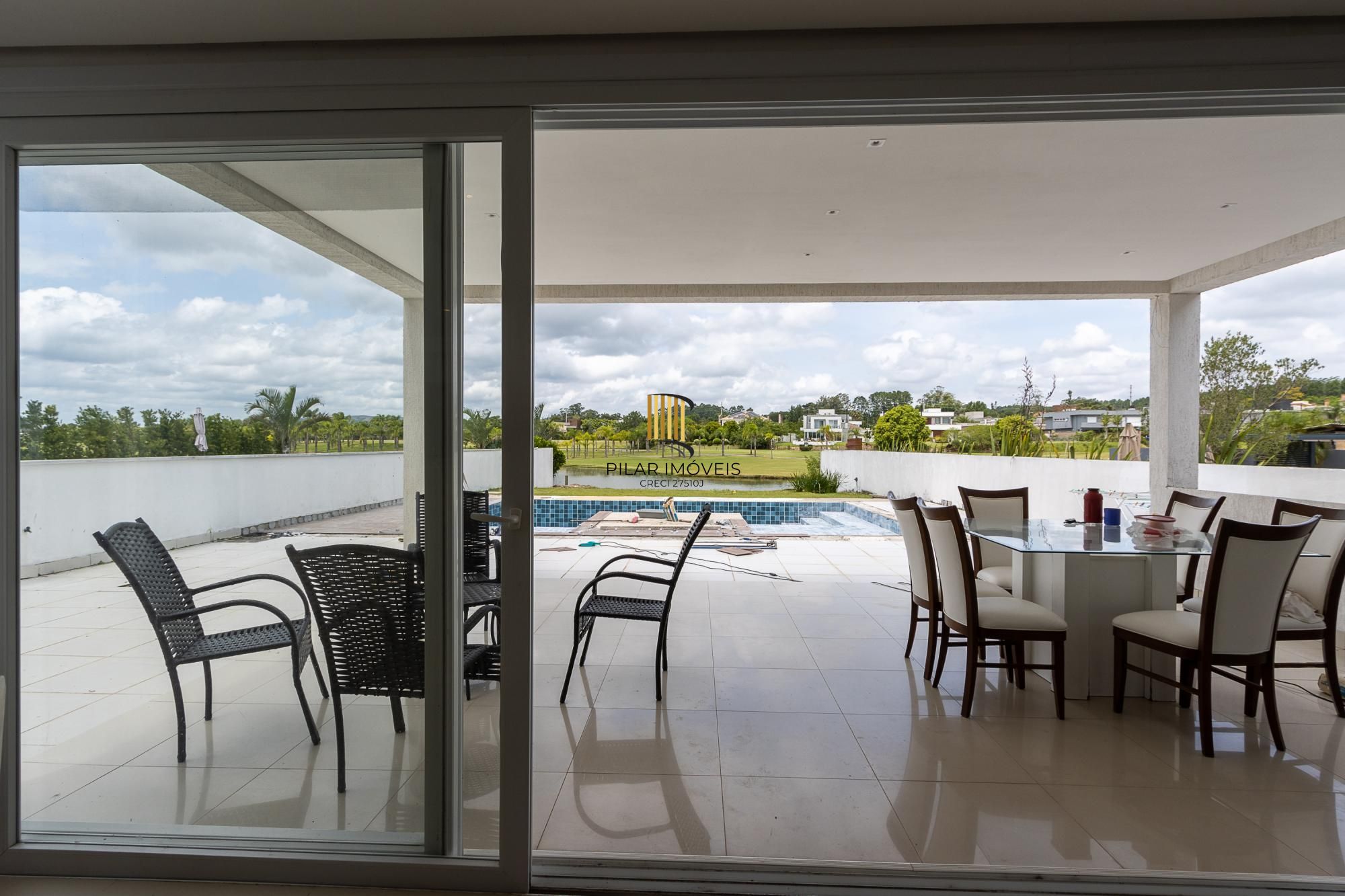 Excelente Casa à Venda no Condomínio Terra Ville