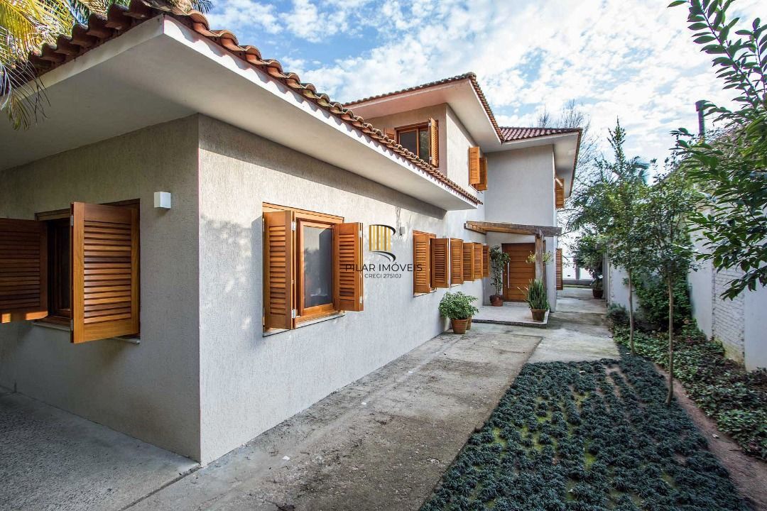 Casa para Venda - 420m², 4 dormitórios, sendo 3 suites, 5 vagas - Tristeza - Pilar Imóveis