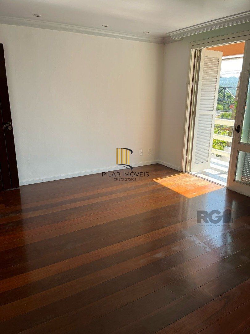 Casa para Venda - 507m², 4 dormitórios, sendo 2 suites, 6 vagas - Cavalhada