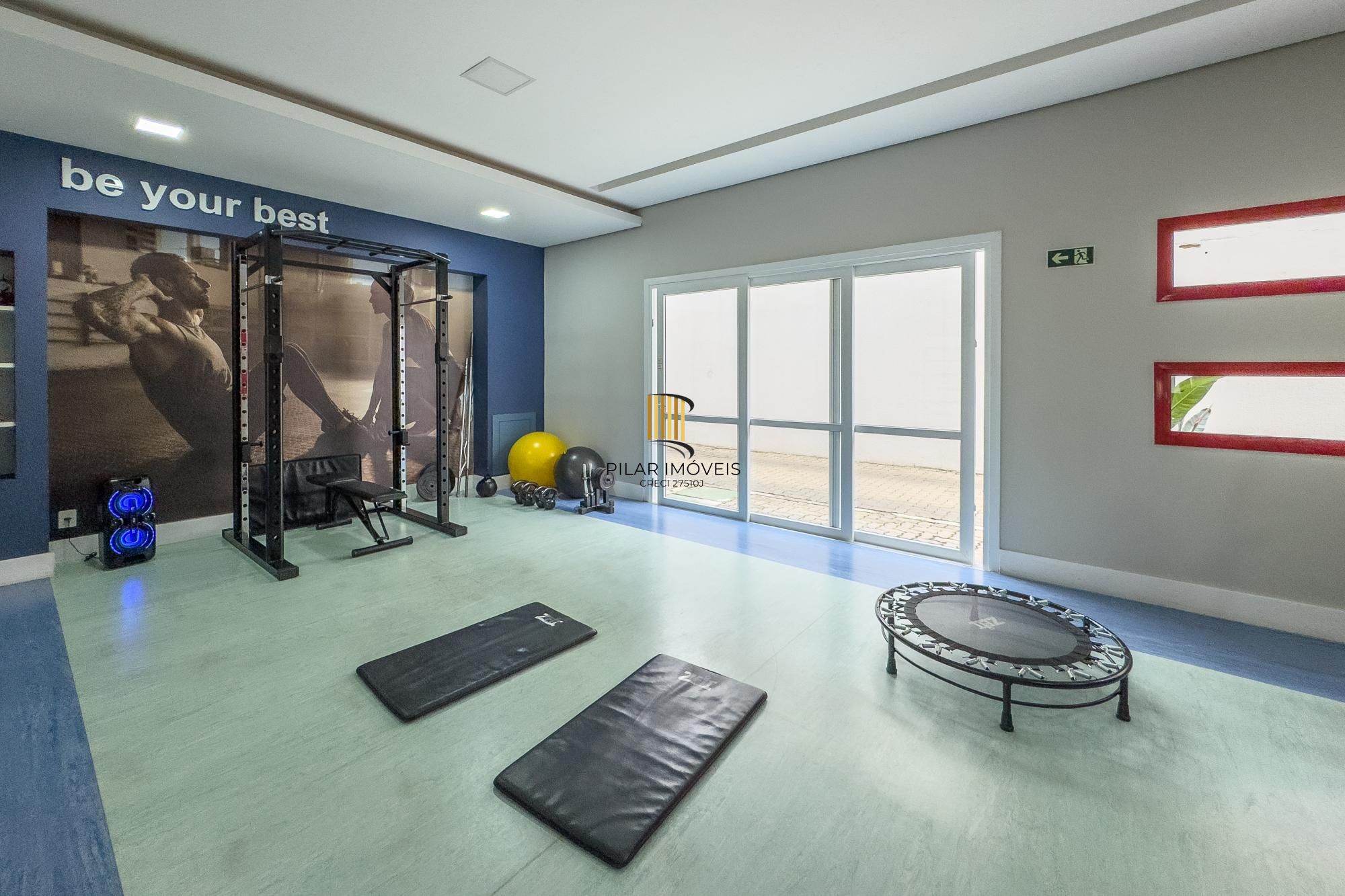 Apartamento 03 Suítes bairro Cristal, 88,97m² de área privativa, semimobiliada e 02 vagas de garagens cobertas.