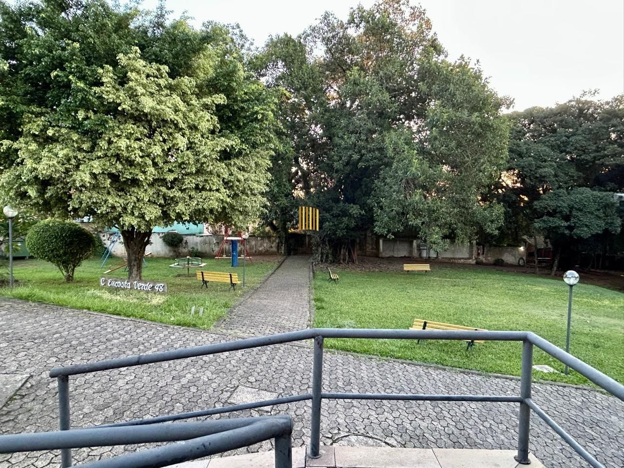 Belo apartamento, 2 quartos, elevador - Bairro Glória