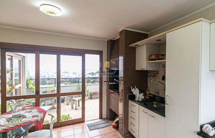 Cobertura para Venda - 207m², 3 dormitórios, sendo 1 suites, 2 vagas - Santa Tereza