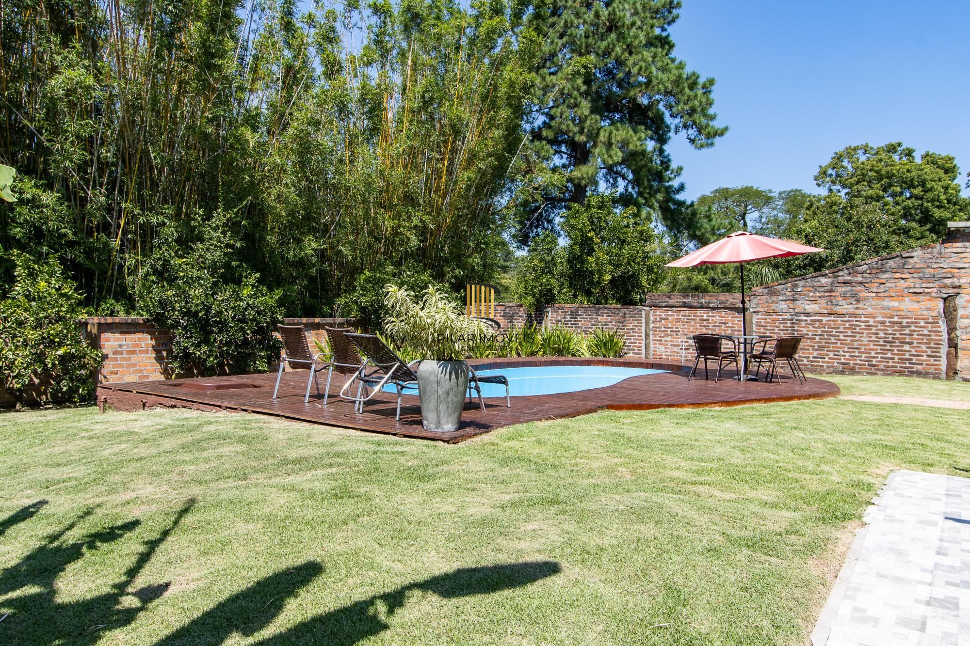 Casa 4 suites no Terra Ville, com home office, estar íntimo, 4 vagas e piscina.