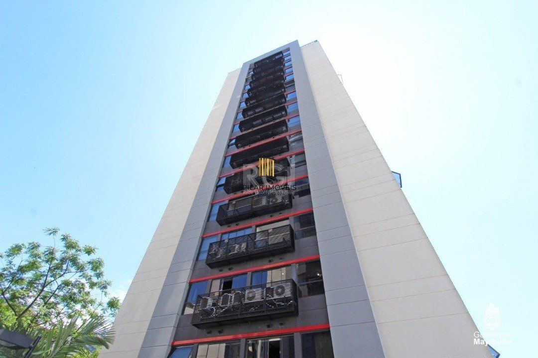 Apartamento para Venda - 68.5m², 2 dormitórios, sendo 1 suites, 2 vagas - Petrópolis