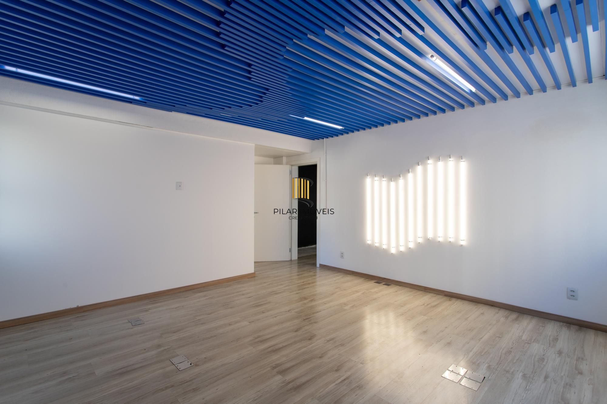 Andar inteiro com 214 m²