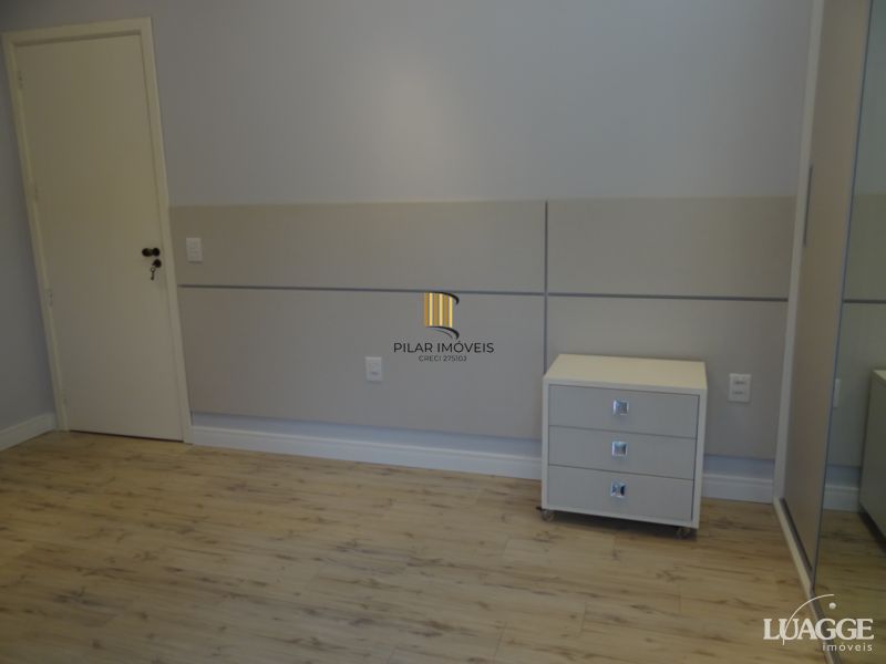 Casa para Venda - 305m², 3 dormitórios, sendo 3 suites, 4 vagas - Nonoai