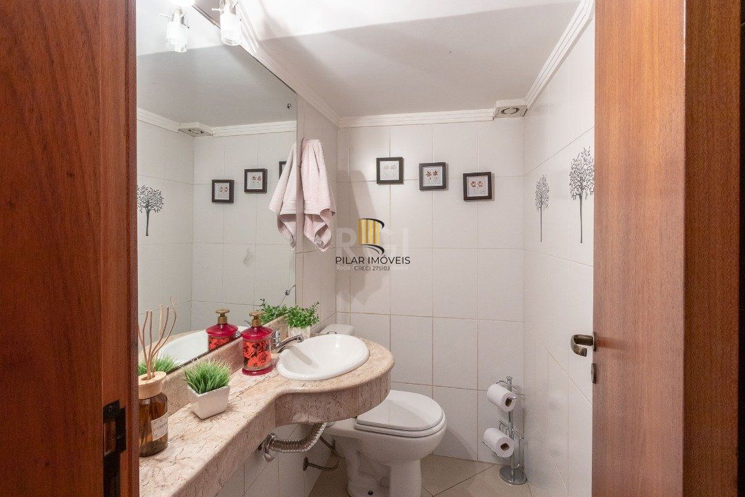 Casa Condominio para Venda - 286.89m², 4 dormitórios, sendo 2 suites, 2 vagas - Cristal