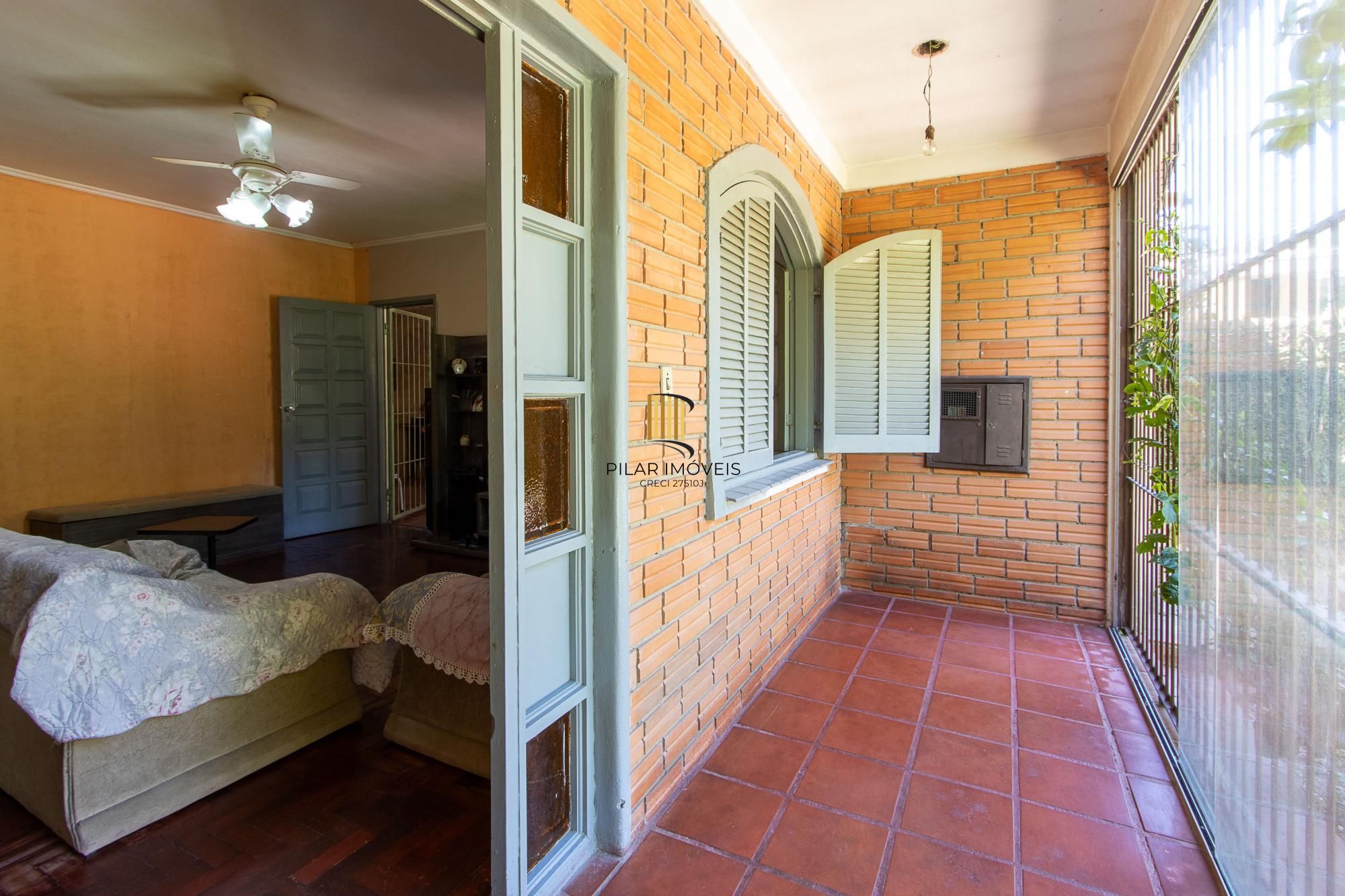 Casa 3 dormitórios no bairro Pitinga