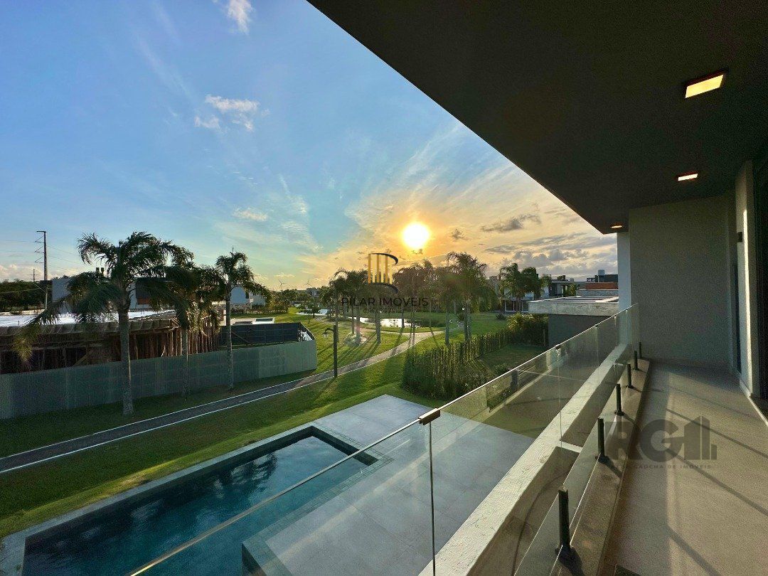 Este belíssimo sobrado à venda no Capão Ilhas Resort,