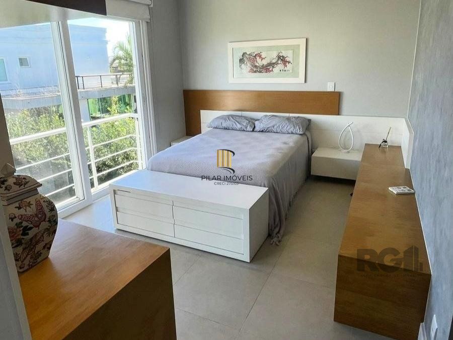 Casa de Condomínio 4 dormitórios no bairro Velas da Marina