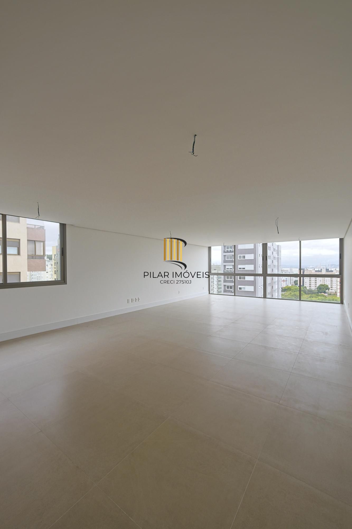 Apartamento com 217m² e 3 dormitórios no bairro Tristeza em PORTO ALEGRE para Comprar