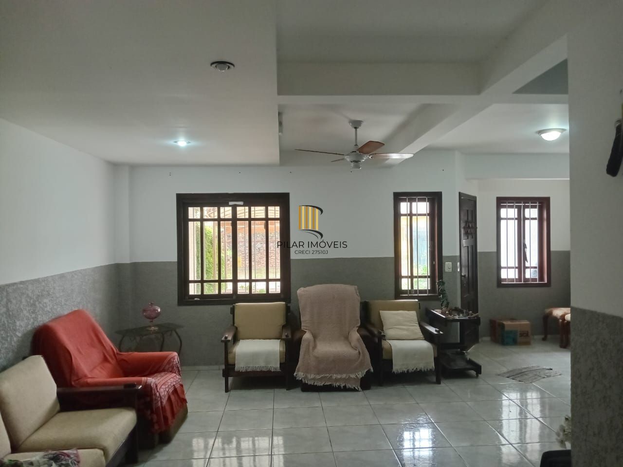 Excelente oportunidade de adquirir um sobrado no charmoso bairro Guarujá