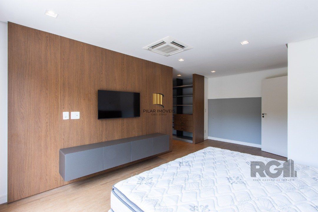 Casa mobiliada no Condomínio Las Rocas com 3 suítes,
