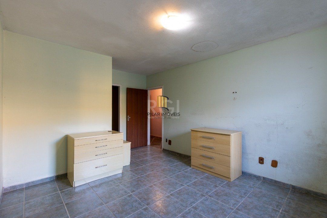Casa para Venda - 244m², 3 dormitórios, sendo 1 suites, 2 vagas - Guarujá