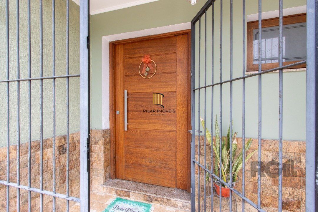 Casa 6 dormitórios no bairro Tristeza