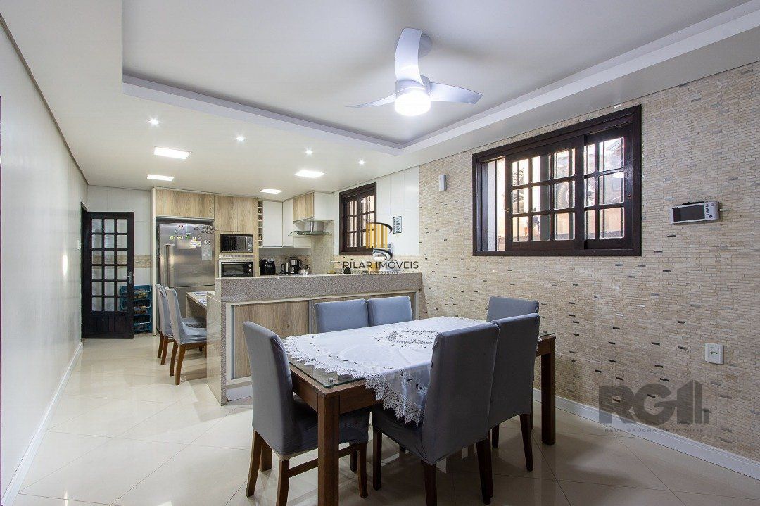 Casa 6 dormitórios no bairro Cristal