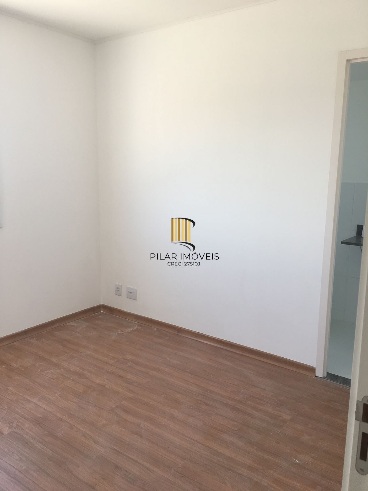 Apartamento com 3 quartos, 1 suíte, sacada