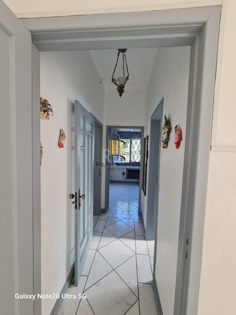 Casa 3 dormitórios no bairro Nonoai