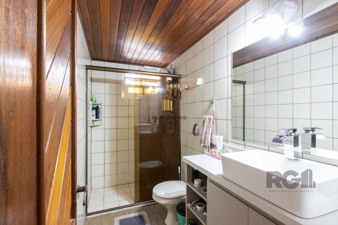 Casa 4 dormitórios no bairro Ipanema