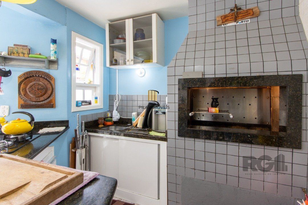 Casa 4 dormitórios no bairro Ipanema