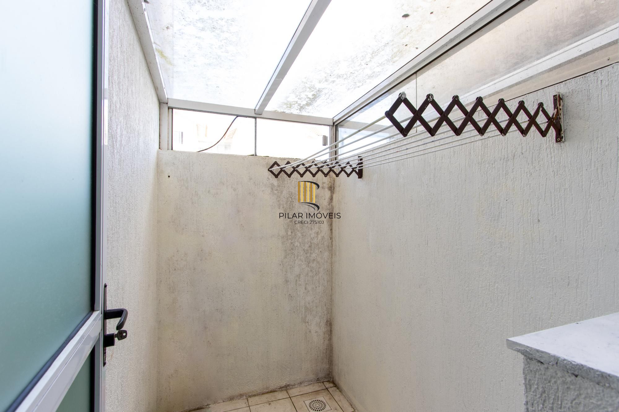 Apartamento térreo desocupado com  2 dormitórios I bairro Hipica