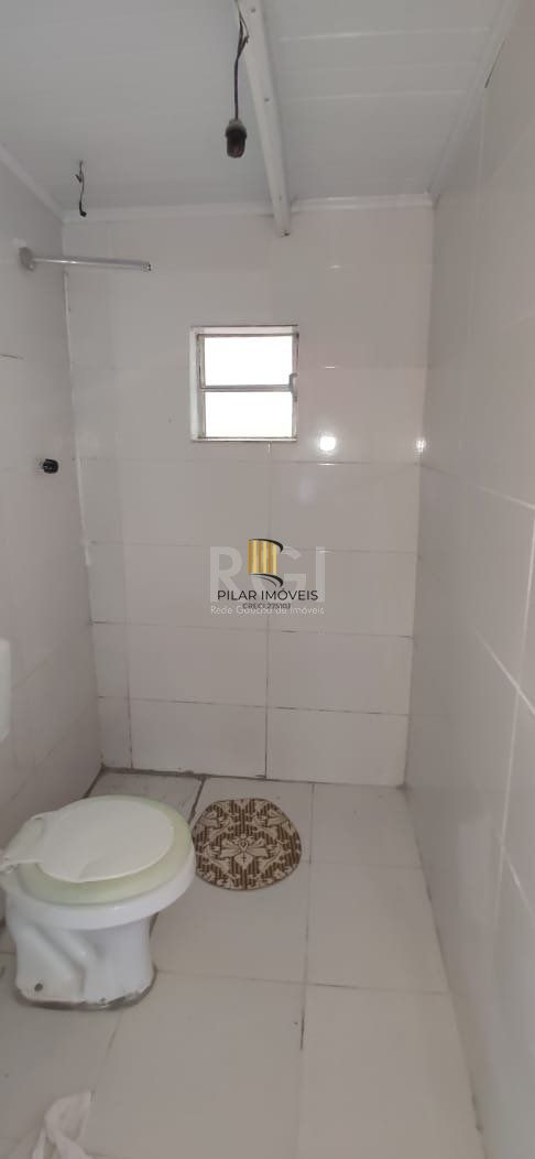 Casa para Venda com 2 dormitórios e 2 vagas no bairro Hípica