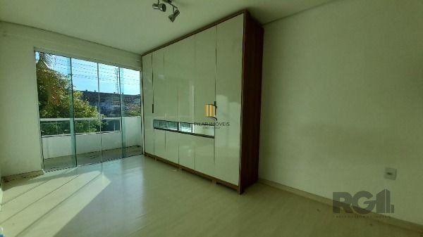 Casa 3 dormitórios no bairro Hípica