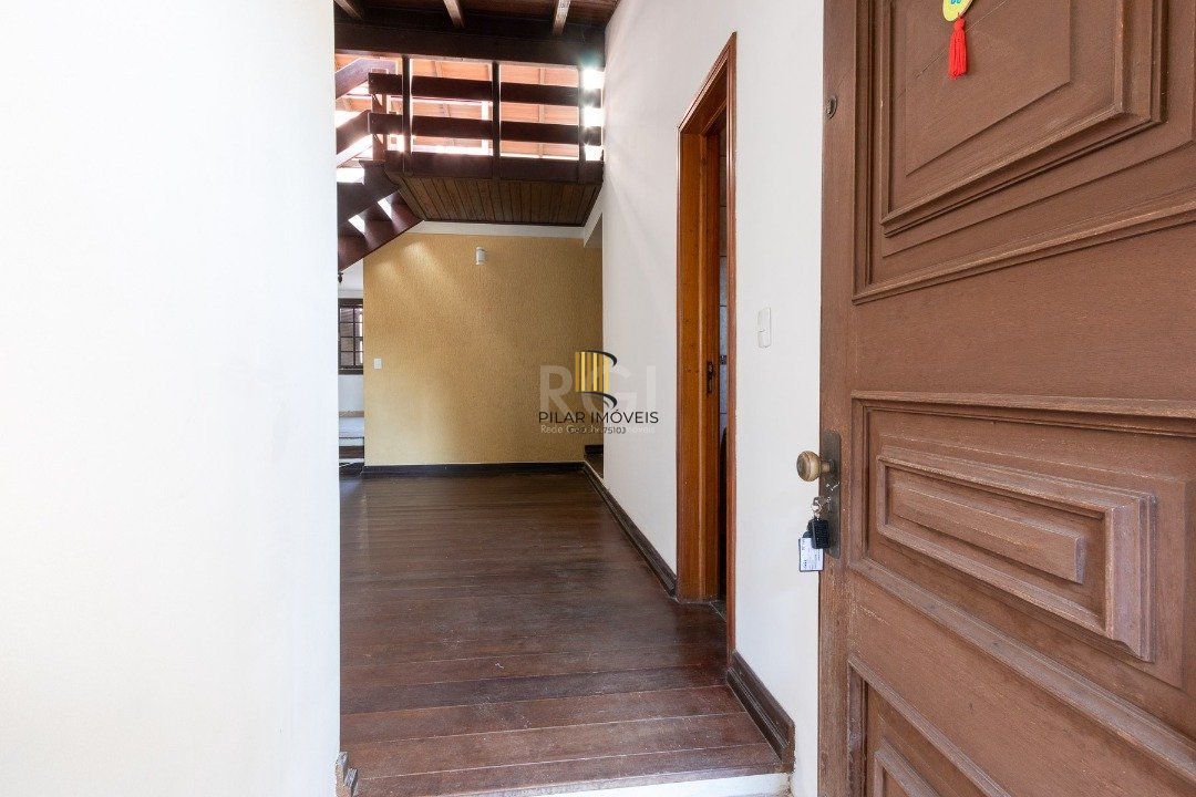 Casa para Venda - 280m², 3 dormitórios, sendo 1 suites, 2 vagas - Espirito Santo