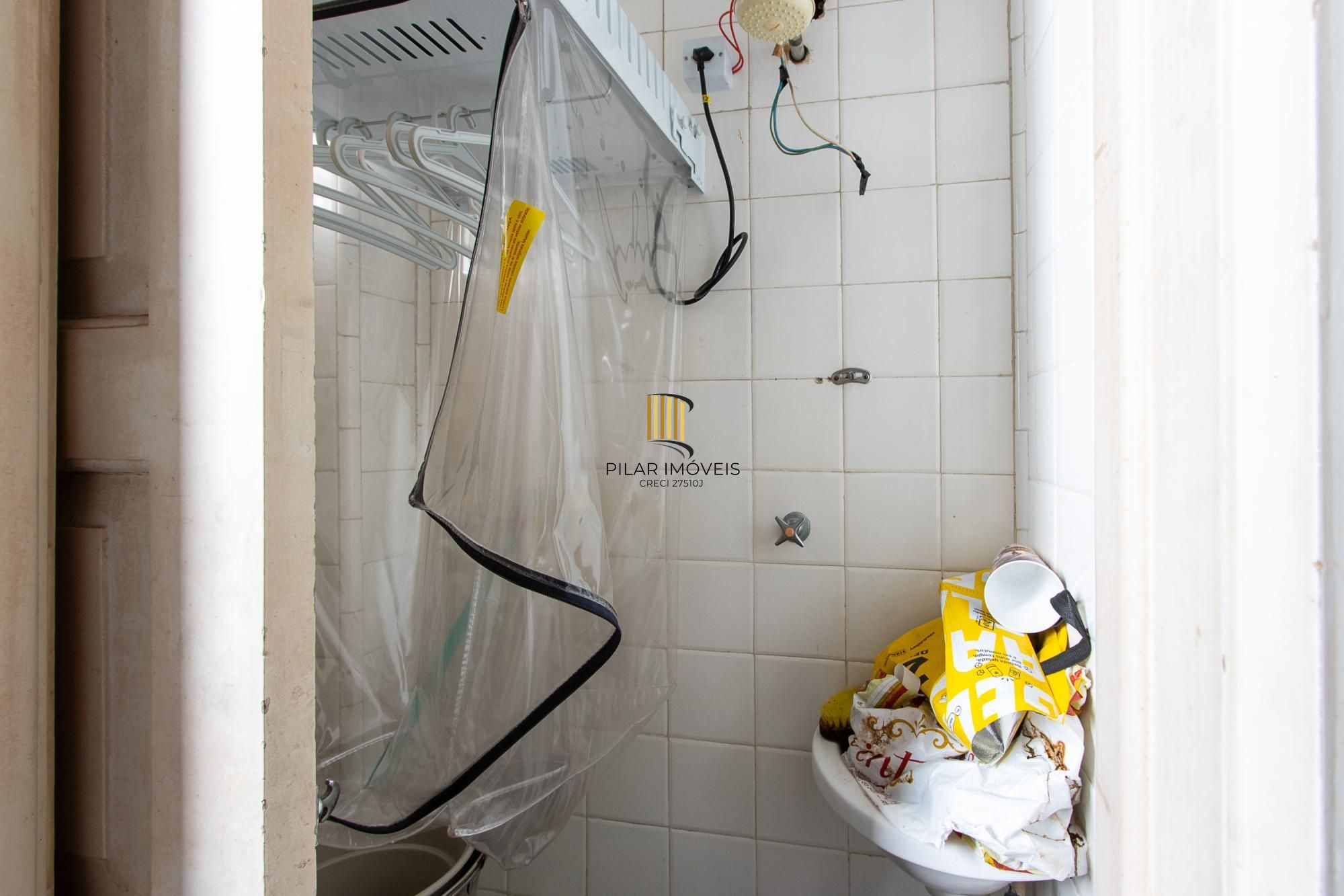 Apartamento 3 Dormitórios Ensolarado no Centro de Porto Alegre