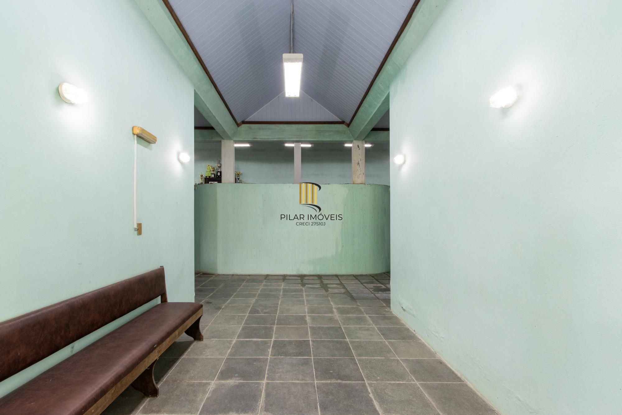 Terreno com edificações para múltiplos negócios lucrativos.