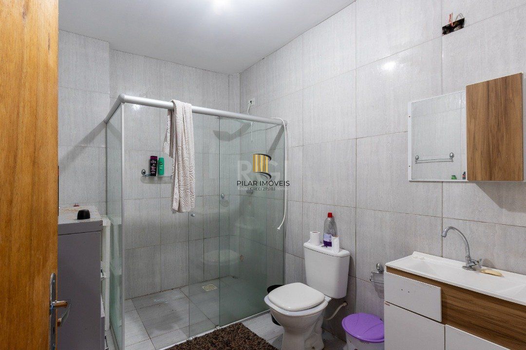 Sobrado para Venda - 300m², 3 dormitórios, sendo 1 suites, 3 vagas - Cavalhada